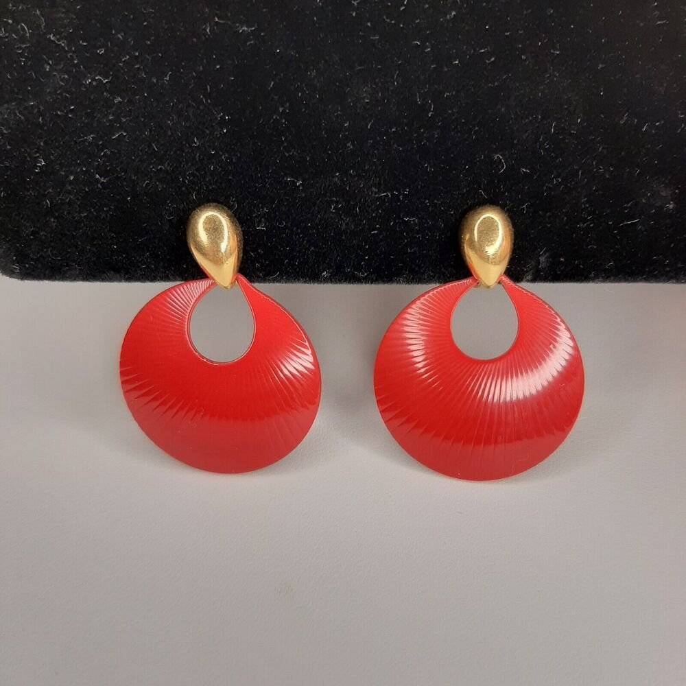 CROWN TRIFARI Vtg Clip-On Earrings Red  Metal Disc Gold Tone retro